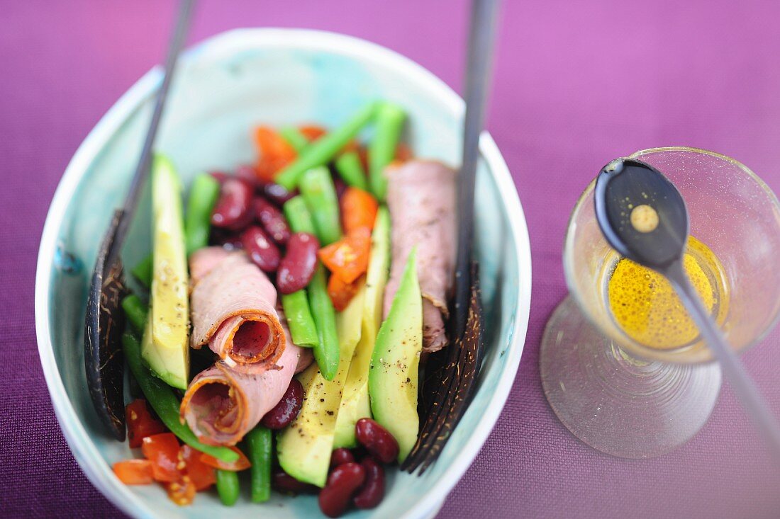 Gemüsesalat mit Rindfleisch