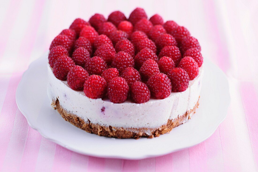 Raspberry cake