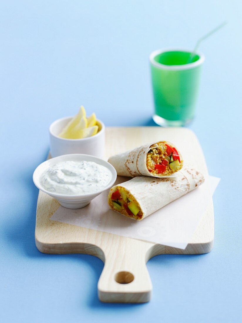Vegetable wraps with herb quark