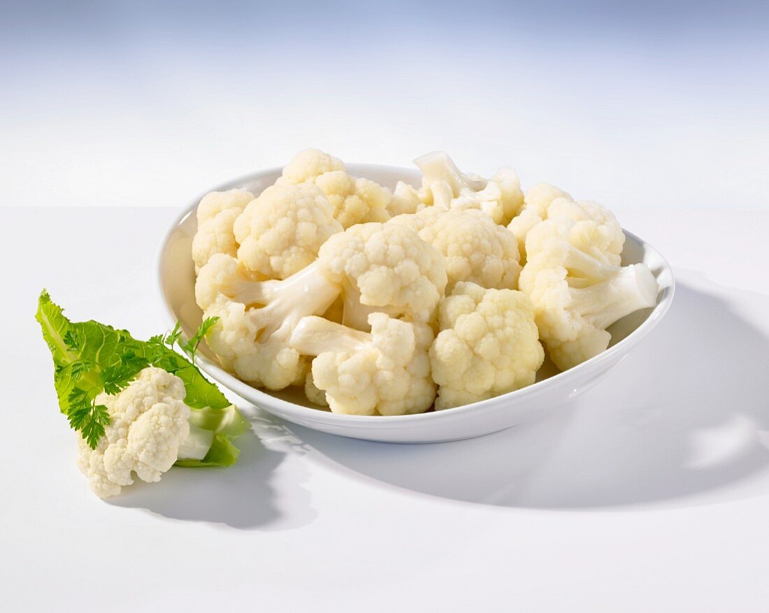 Cauliflower, cooked and fresh