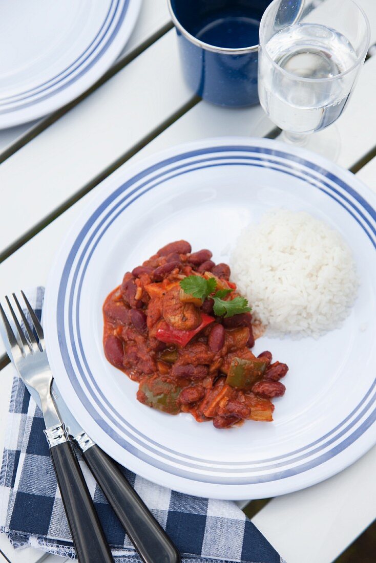 Vegetarian chilli with rice