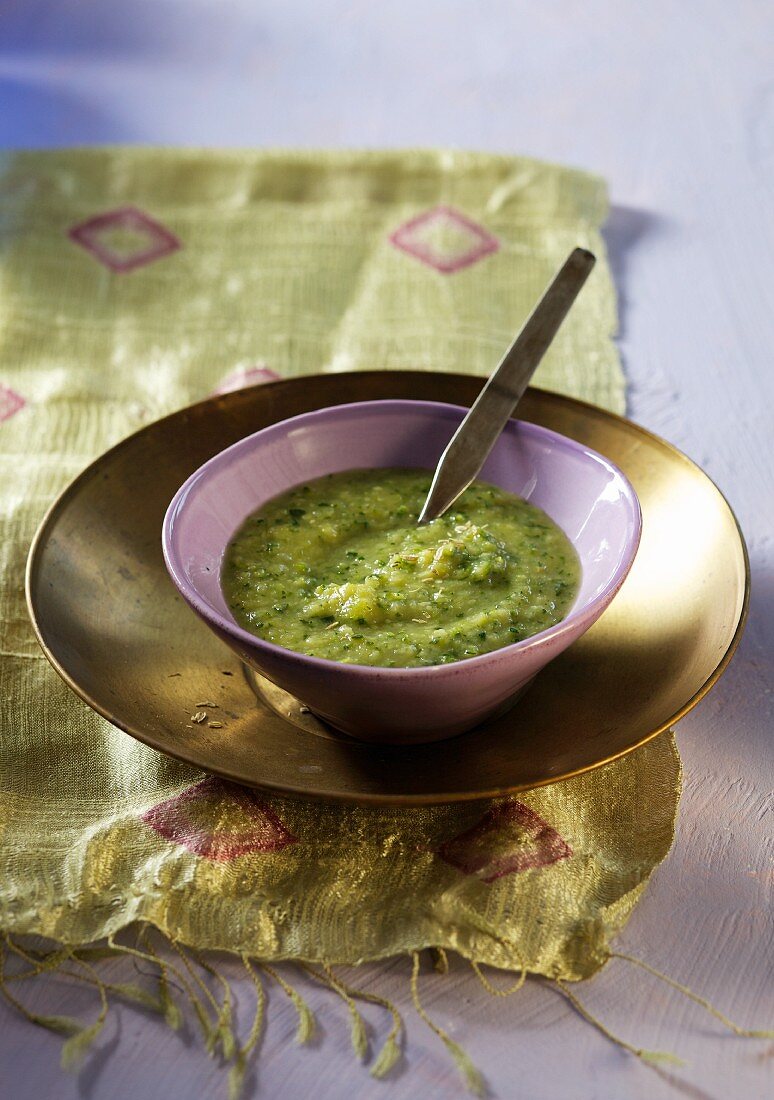 Ayurvedish courgette and herb soup