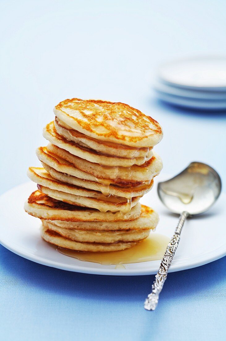 Pancakes mit Honig (Russland)