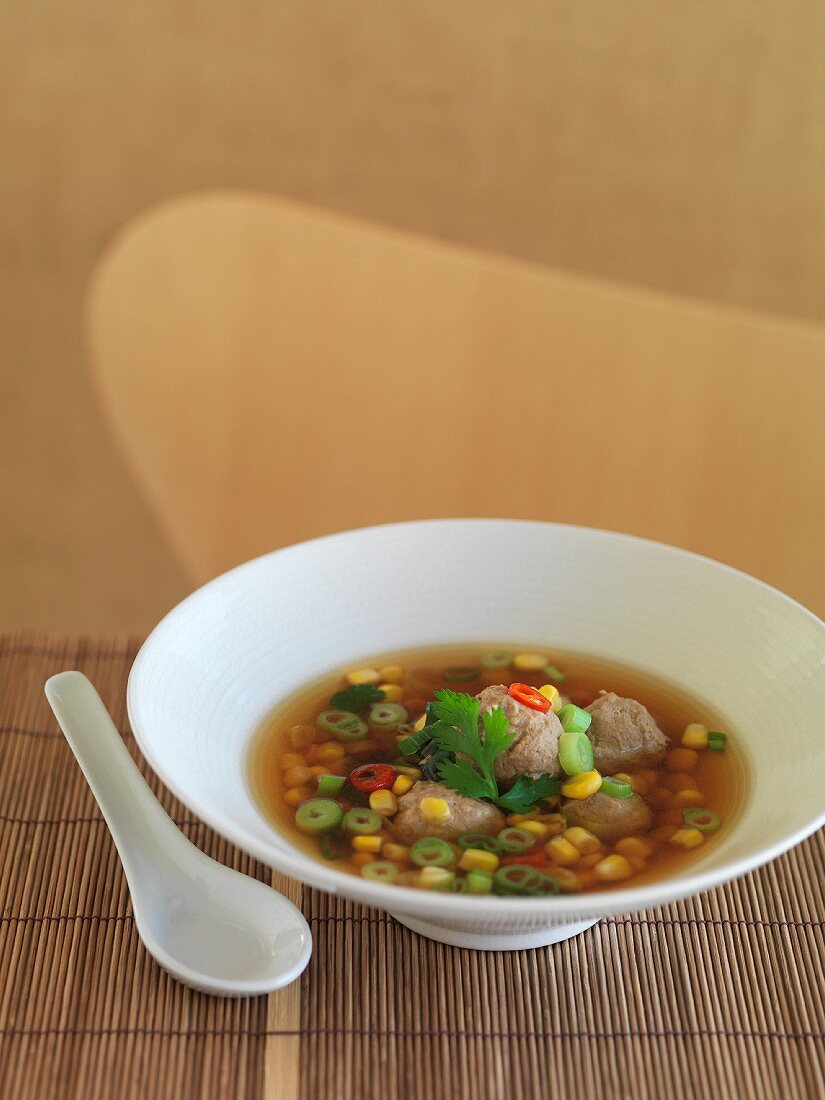 Sweetcorn soup with chicken dumplings (Asia)