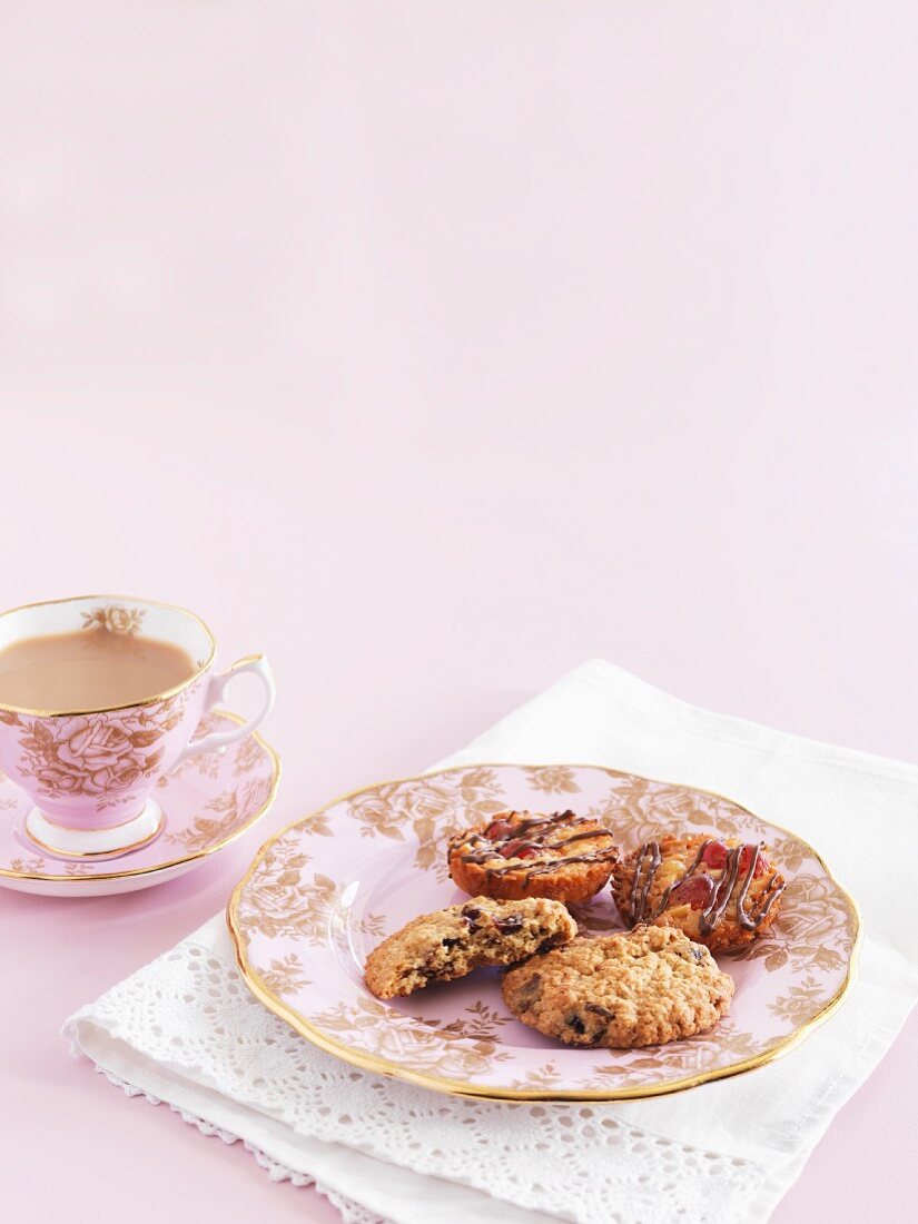 Cranberry biscuits and florentines