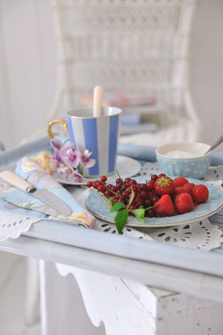 Tea with fresh berrie