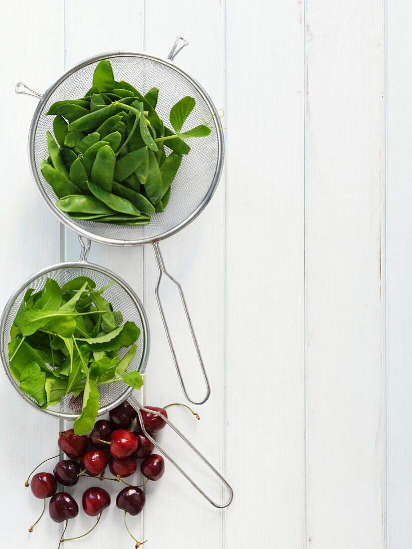 Zuckerschoten, Rucola & Kirschen (Aufsicht)