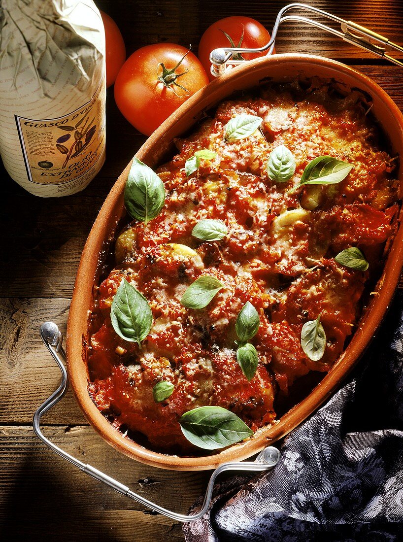 Melanzane alla parmigiana (Aubergine bake, Italy)