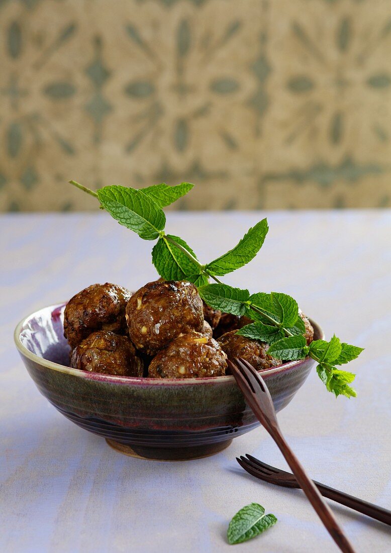 Lamb meatballs with mint (India)