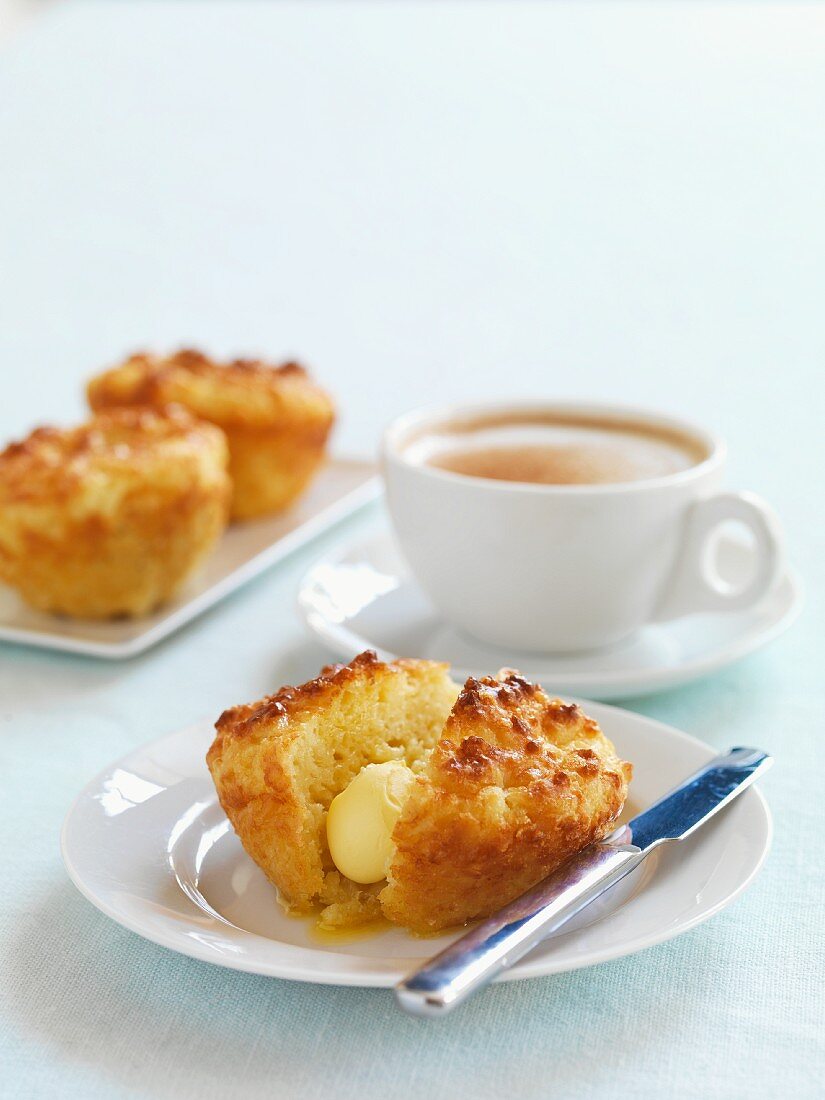 Cheese muffins with butter