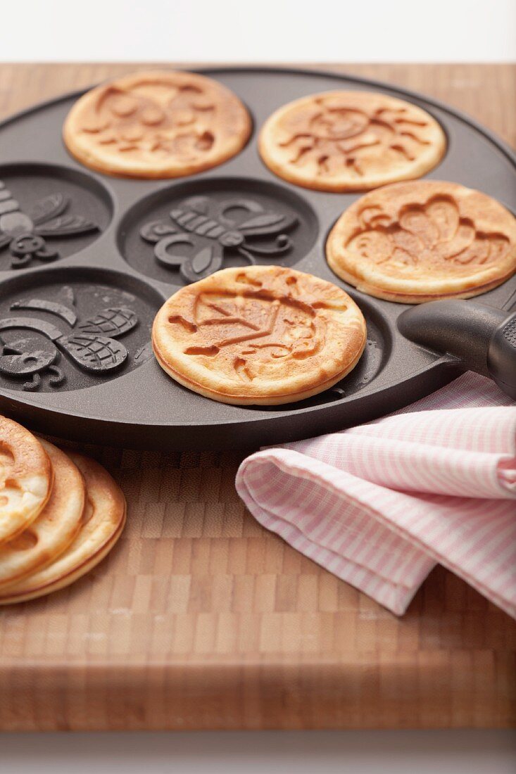 Pancakes in einer Pancake-Pfanne