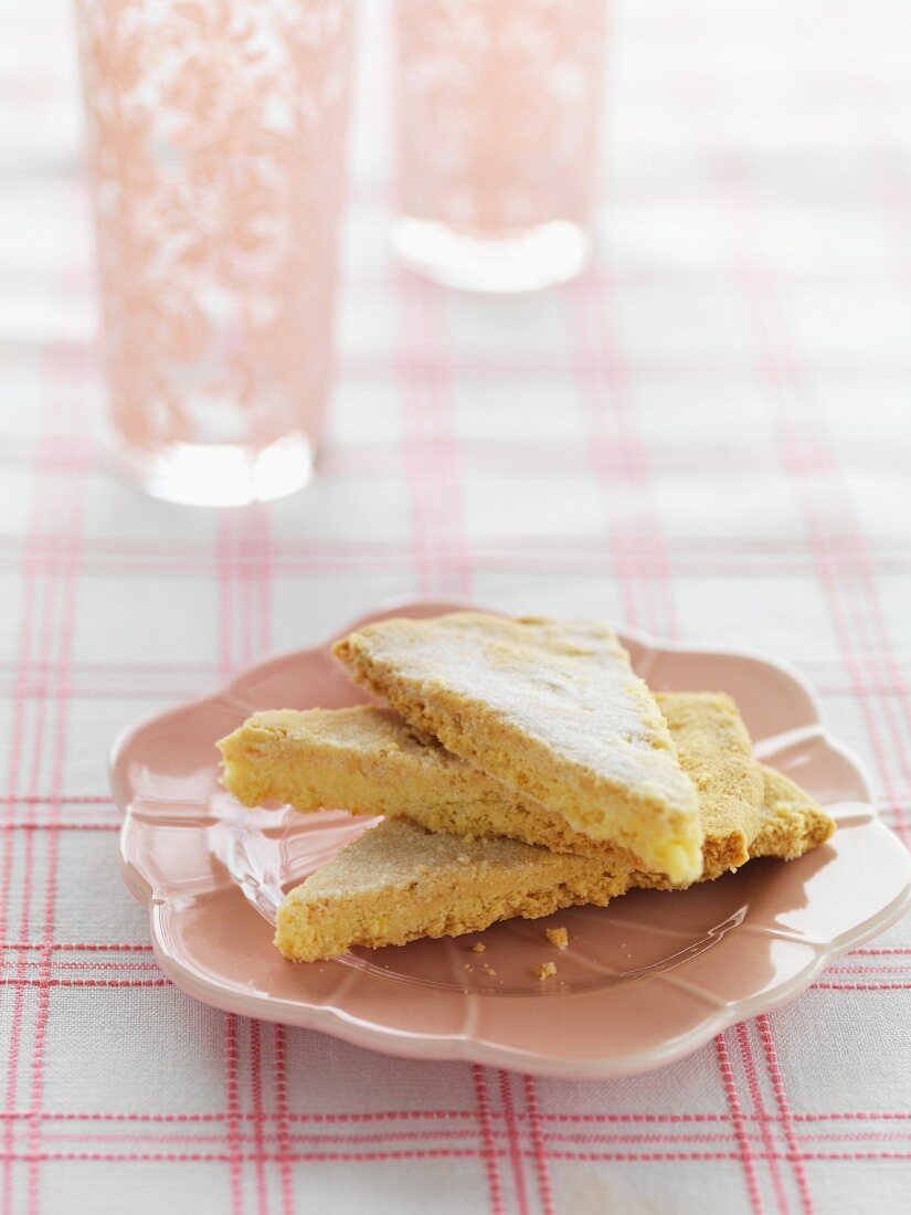 Gluten-free lemon shortcake