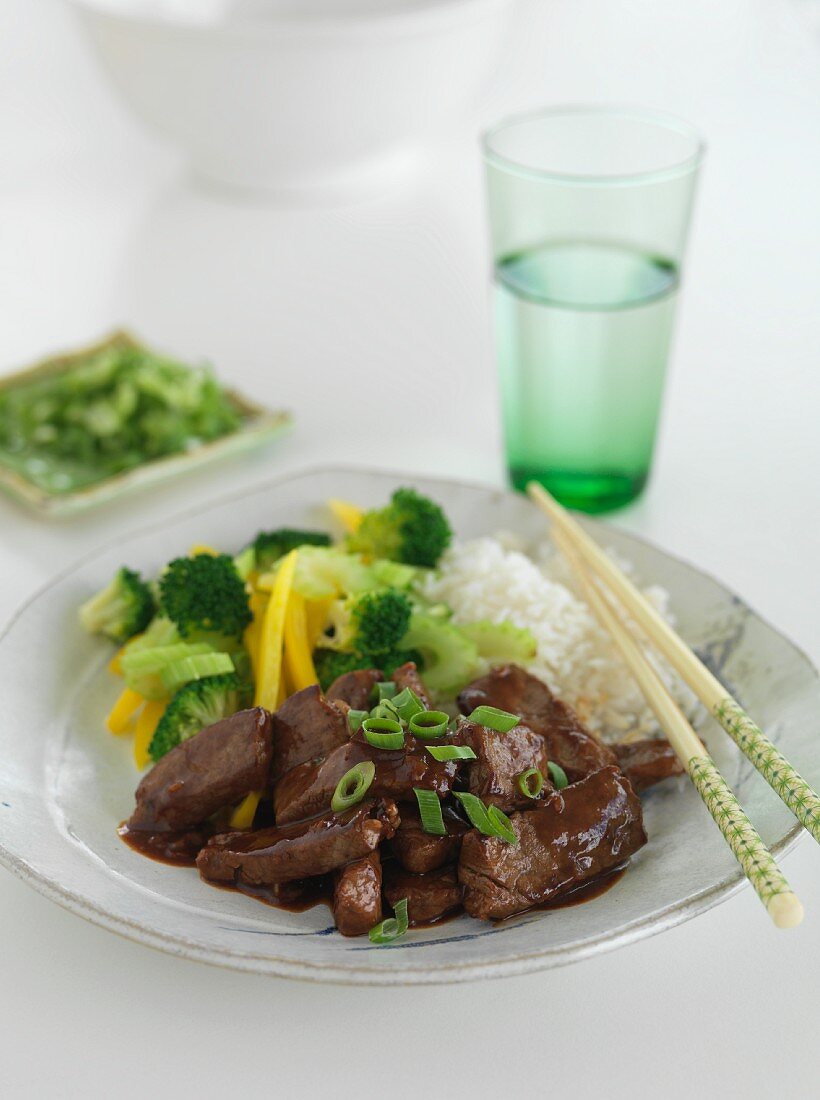 Beef with ginger, garlic and hoisin sauce (Asia)