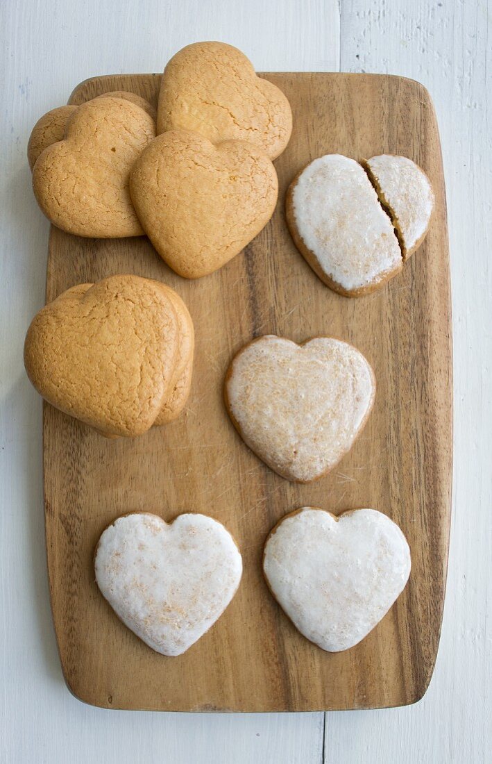 Heart-shaped biscuits with icing sugar