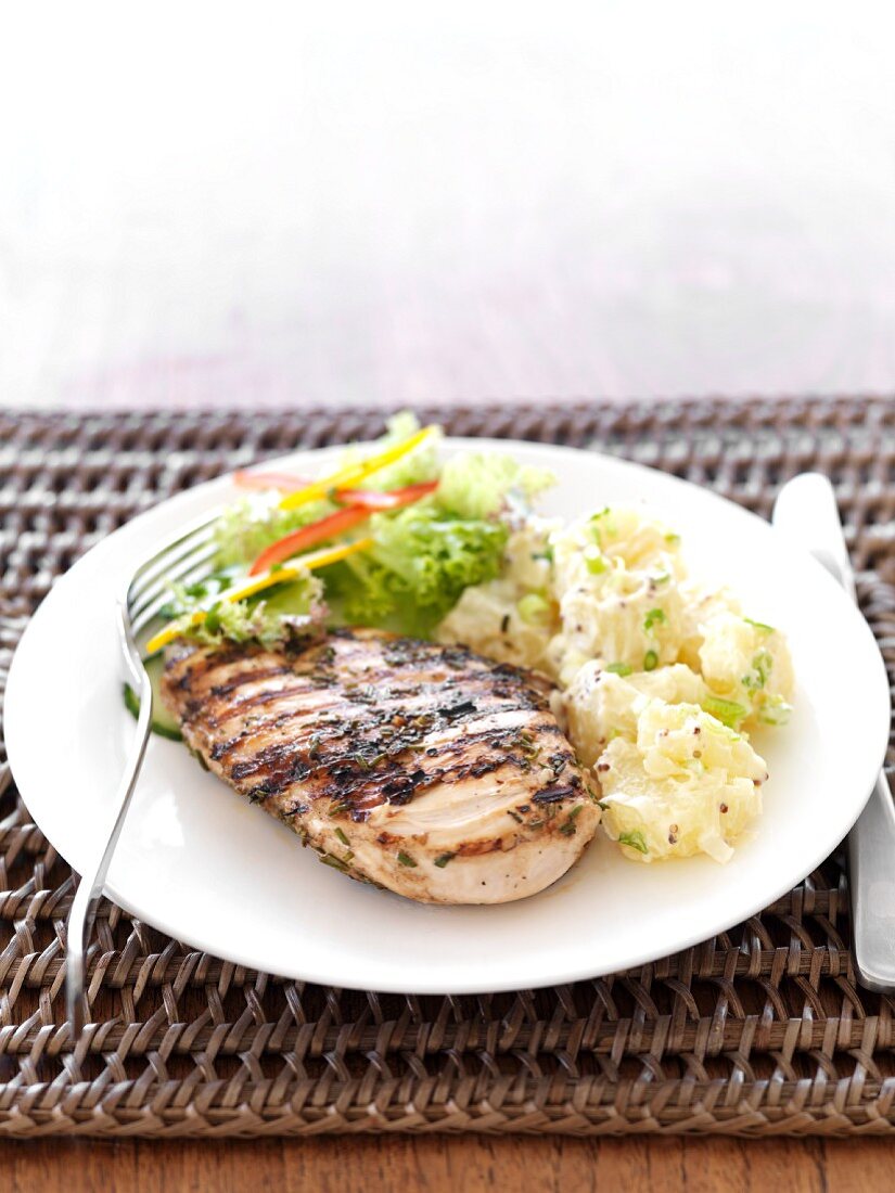 Gegrillte Hähnchenbrust mit Kartoffelsalat (für Diabetiker)