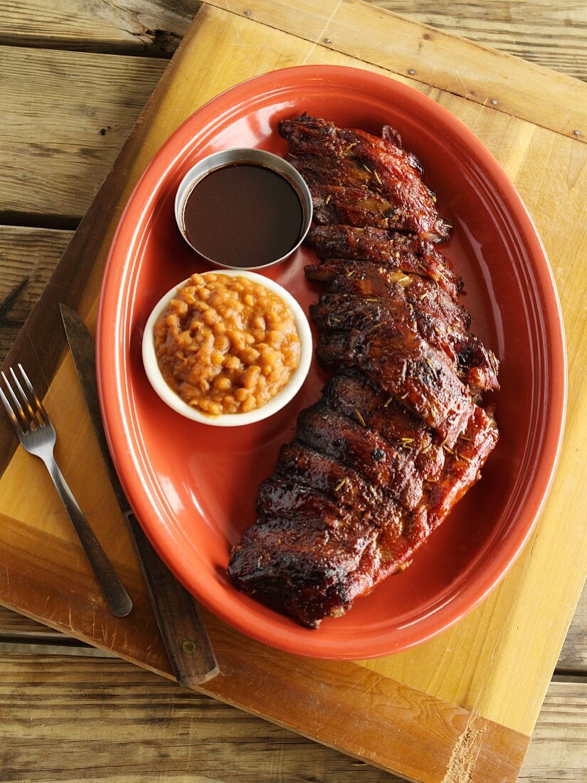 Barbecue Ribs with Baked Beans and Barbecue Sauce