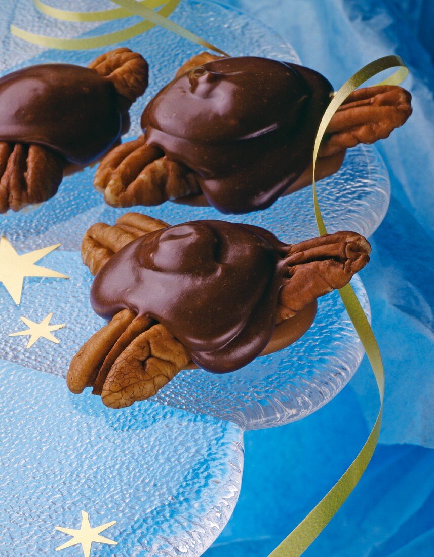 Schokoladen-Pecannuss-Schildkröten für Weihnachten