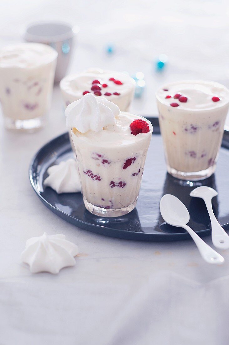 Vacherin (cream with berries and meringue, France)