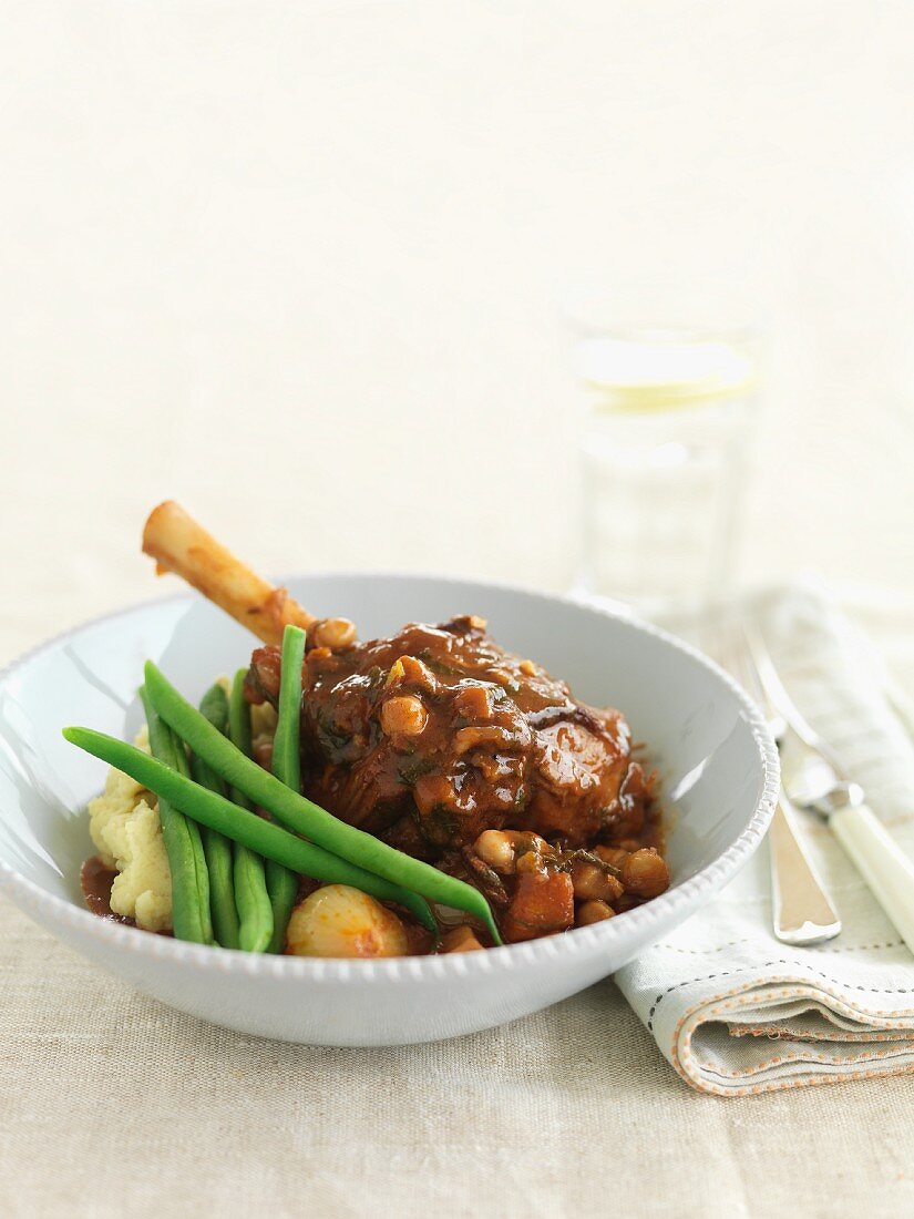 Braised leg of lamb with green beans