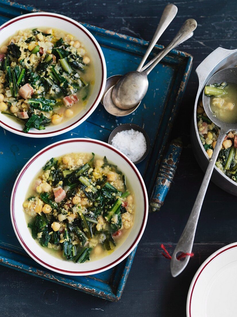 Zuppa di ceci e cicoria (chicory soup with chickpeas)