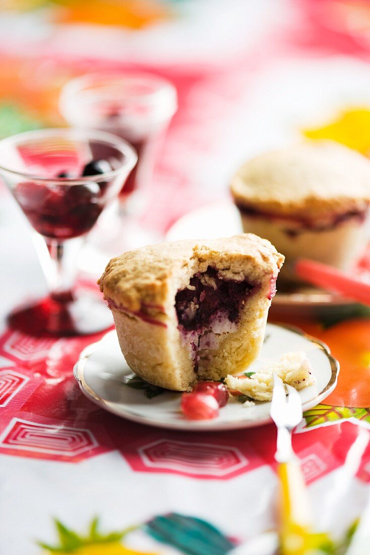 Shortbread mit Beeren und Marmelade