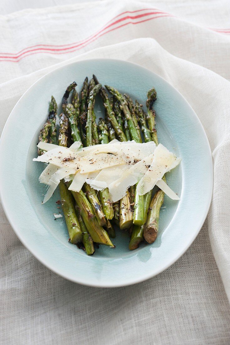 Fried asparagus with Parmesan