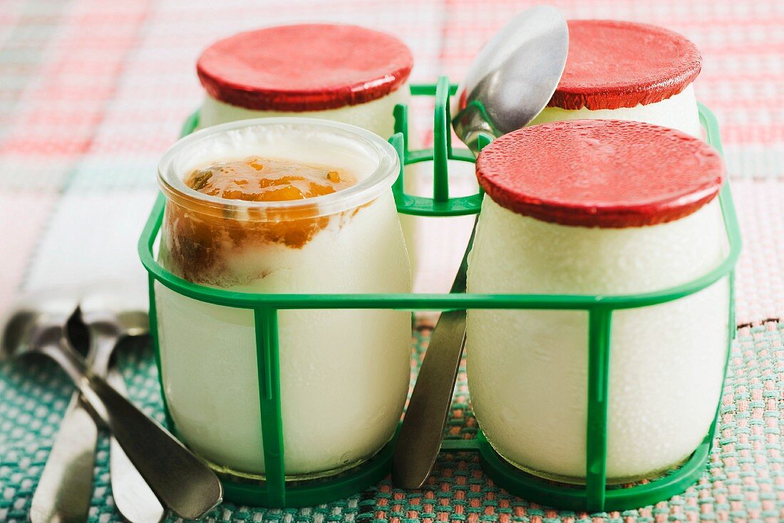 Yogurt with melon and basil jam