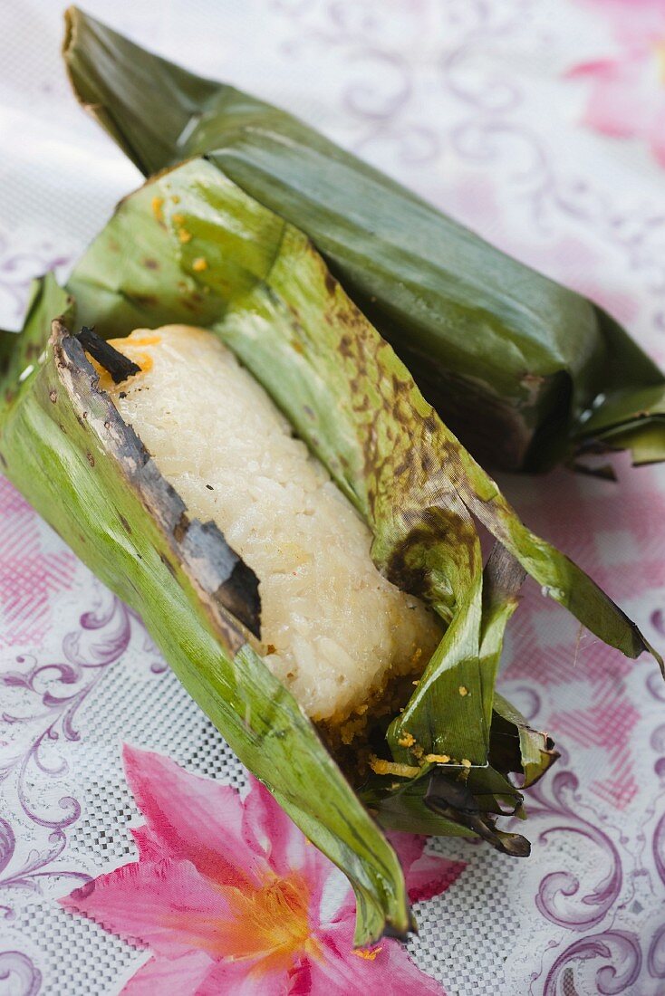 Pulut Panggang (sticky rice wrapped in pandan leaves, Malaysia)