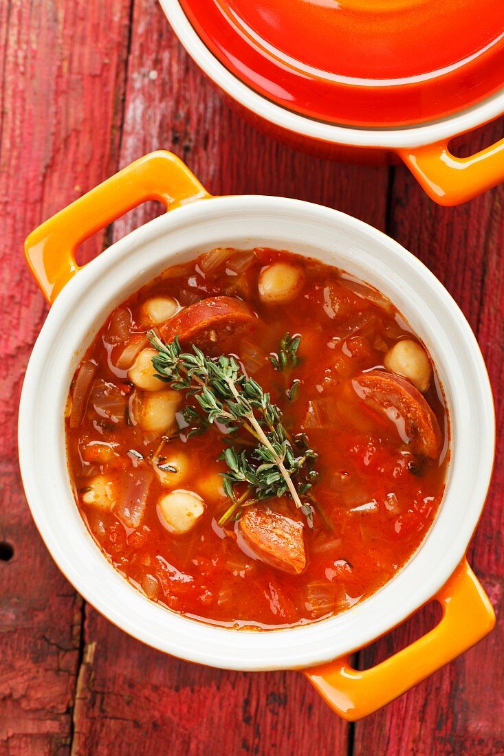 Vegetable stew with chickpeas and sausage