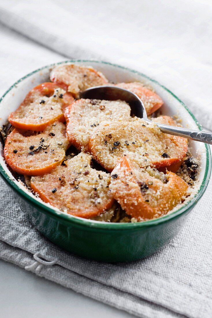 Tomato and aubergine gratin