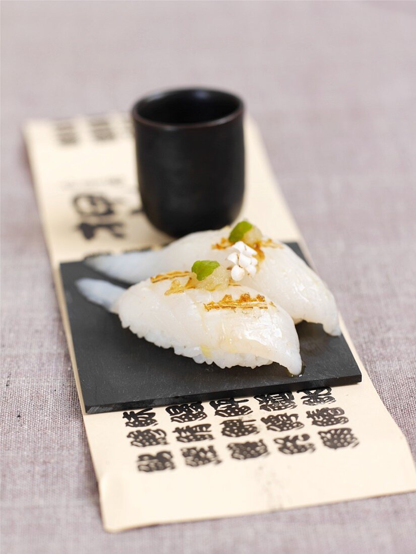 Nigiri-Sushi mit Yuzu Kosho (Japan)