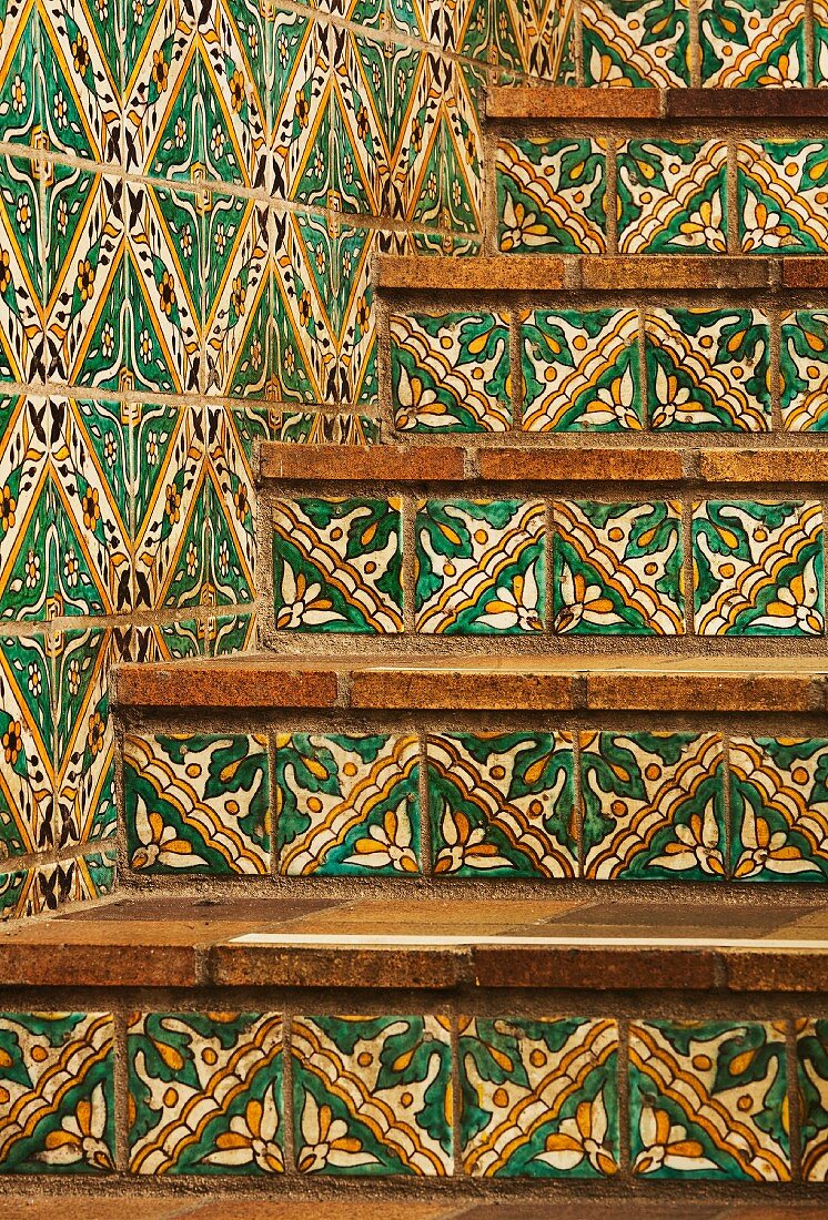 Detail tile staircase and wall