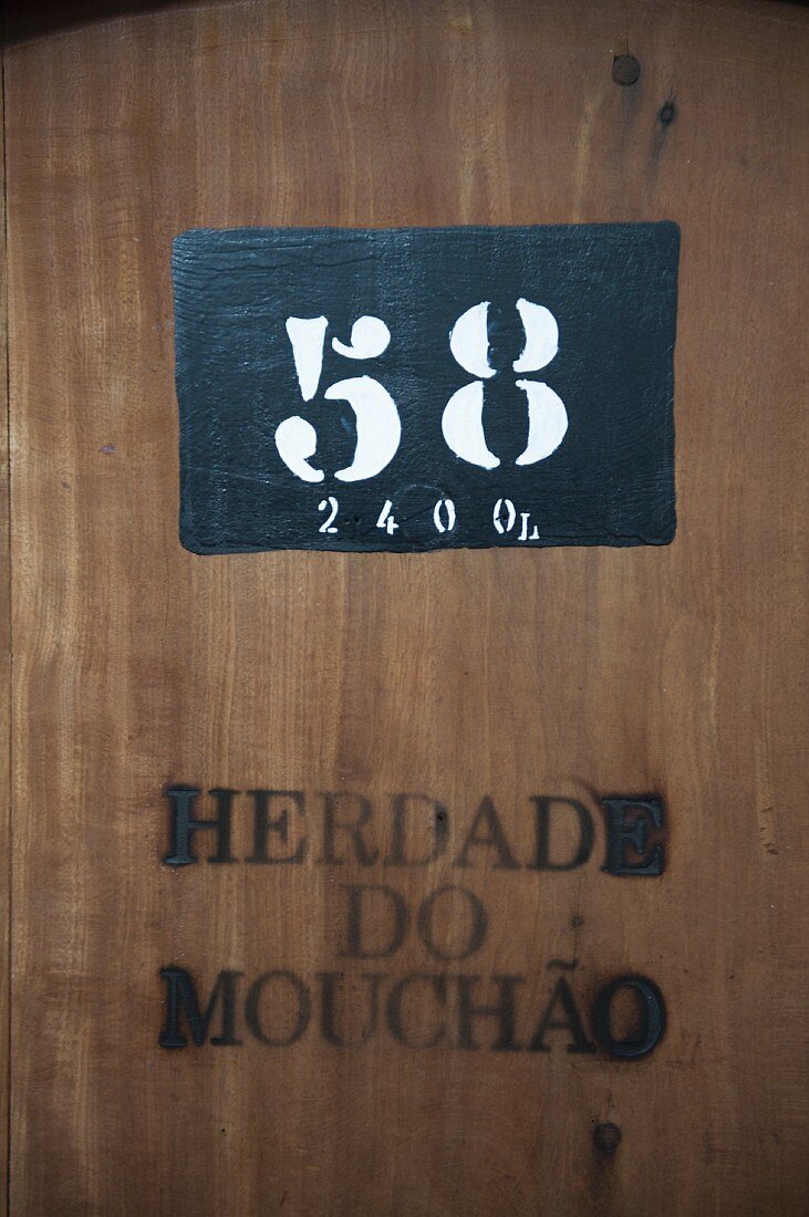 Kellerei Herdade do Mouchao, Fass 58 mit Aufschrift