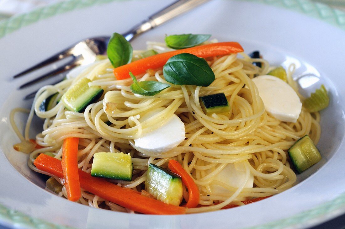 Capellini with zucchini, carrots and mozzarella