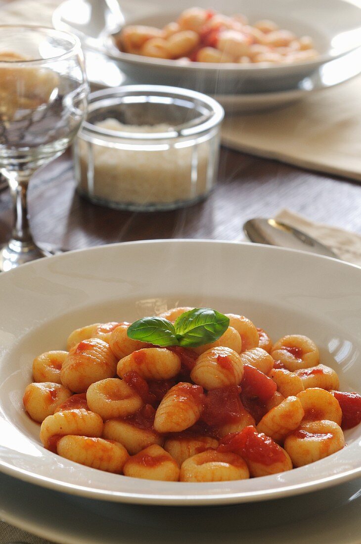 Selbstgemachte Gnocchi mit Tomatensauce