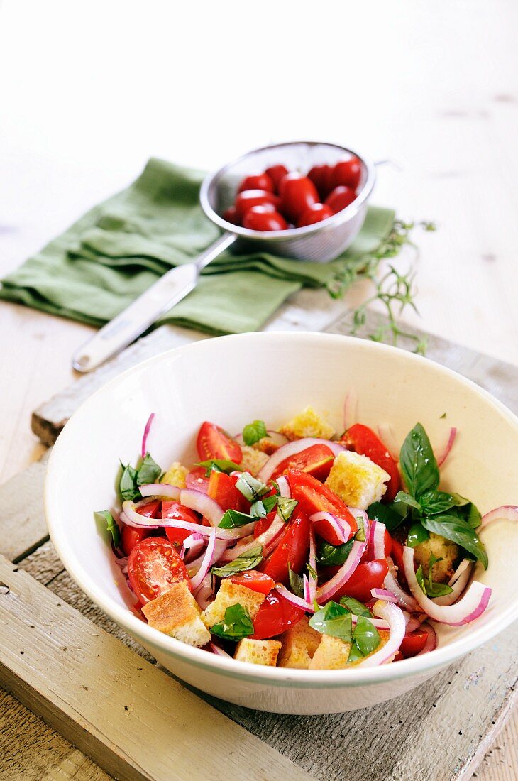 Panzanella (Brotsalat, Toskana)