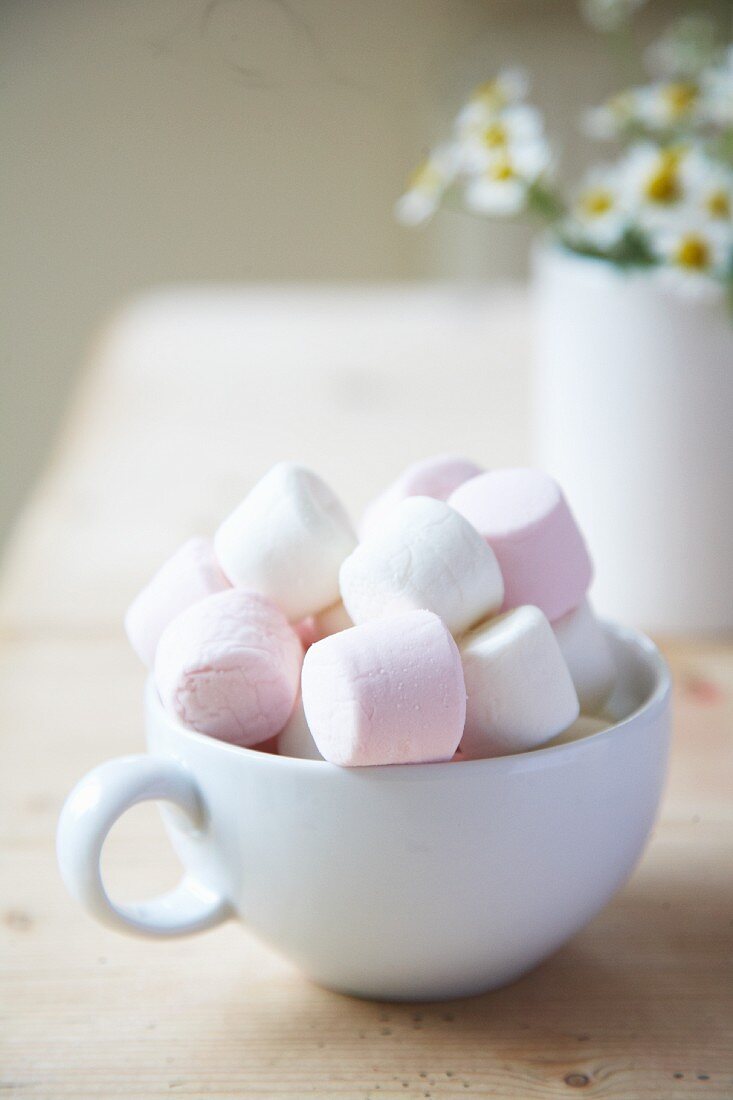 Marshmallows in a white cup