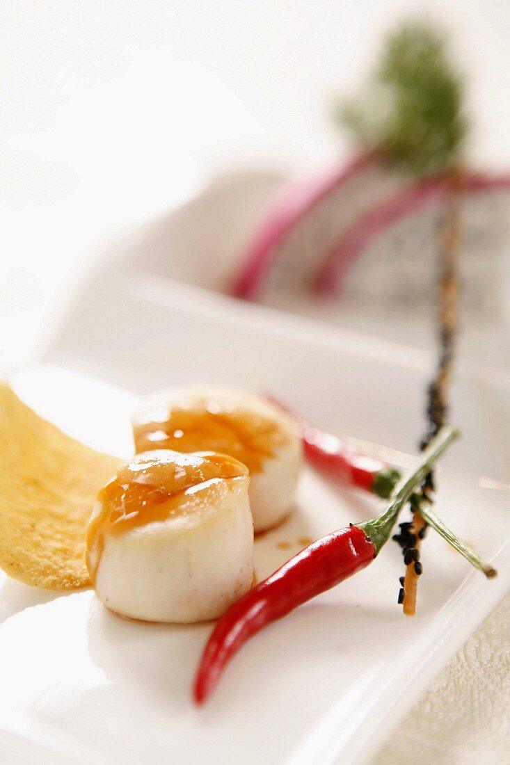 Scallops with potato chip and chilli (China)