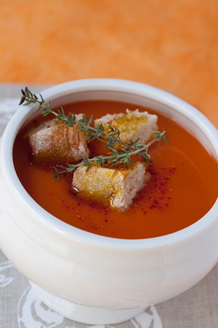 Tomatensuppe mit Croûtons