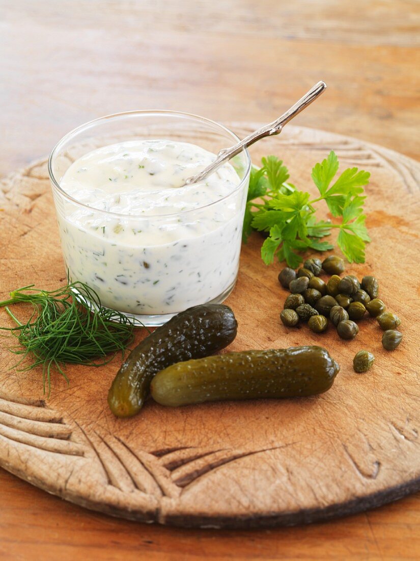 Tartare sauce with ingredients