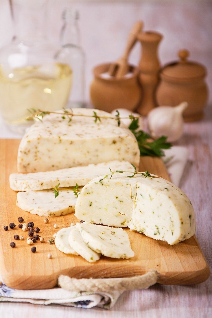 Hungarian cheese with thyme and pepper