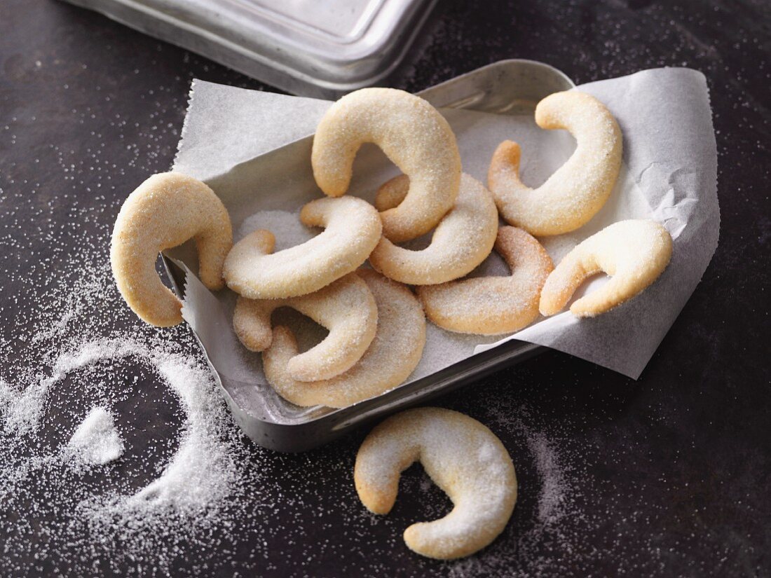 Classic Vanillekipferl (crescent-shaped vanilla biscuits)