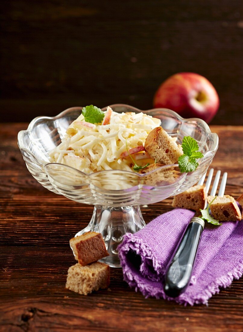 Celeriac and apple salad with cheese