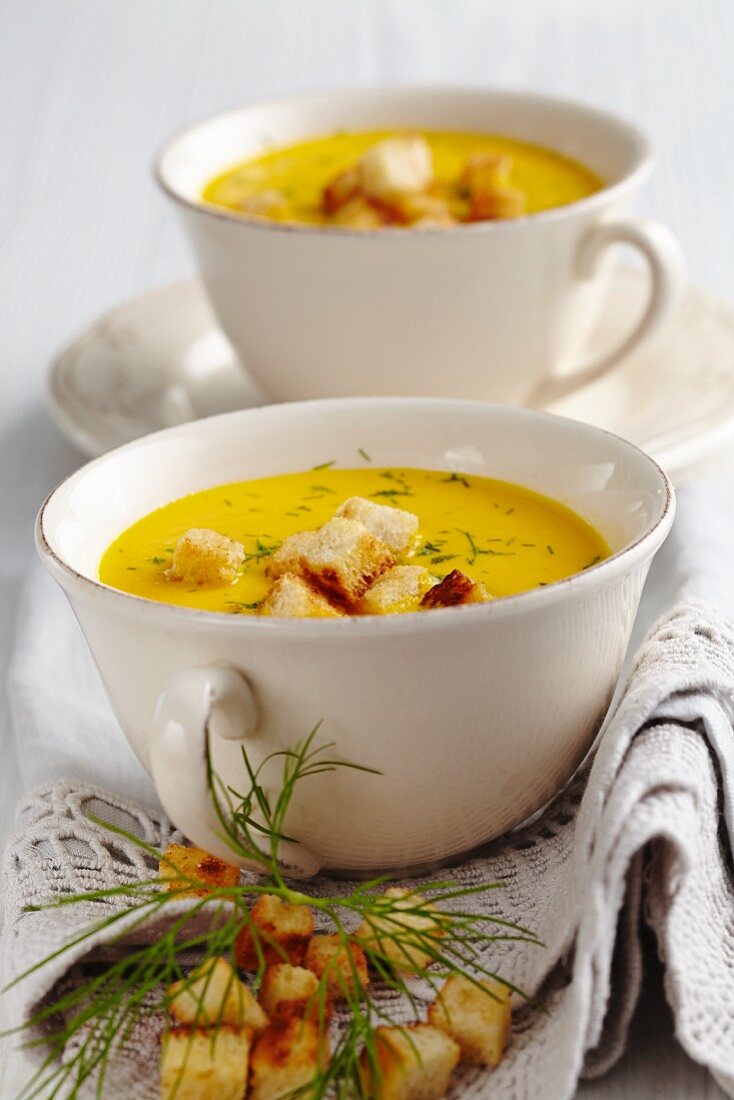 Carrot soup with croutons