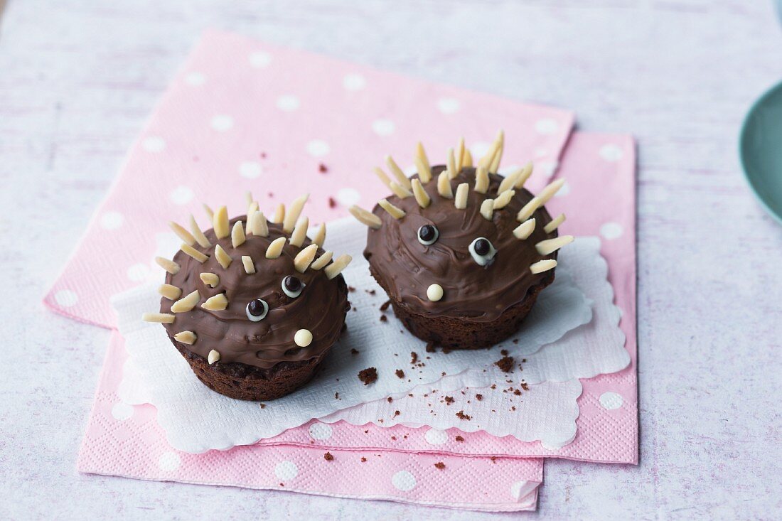 Hedgehog muffins with almond prickles