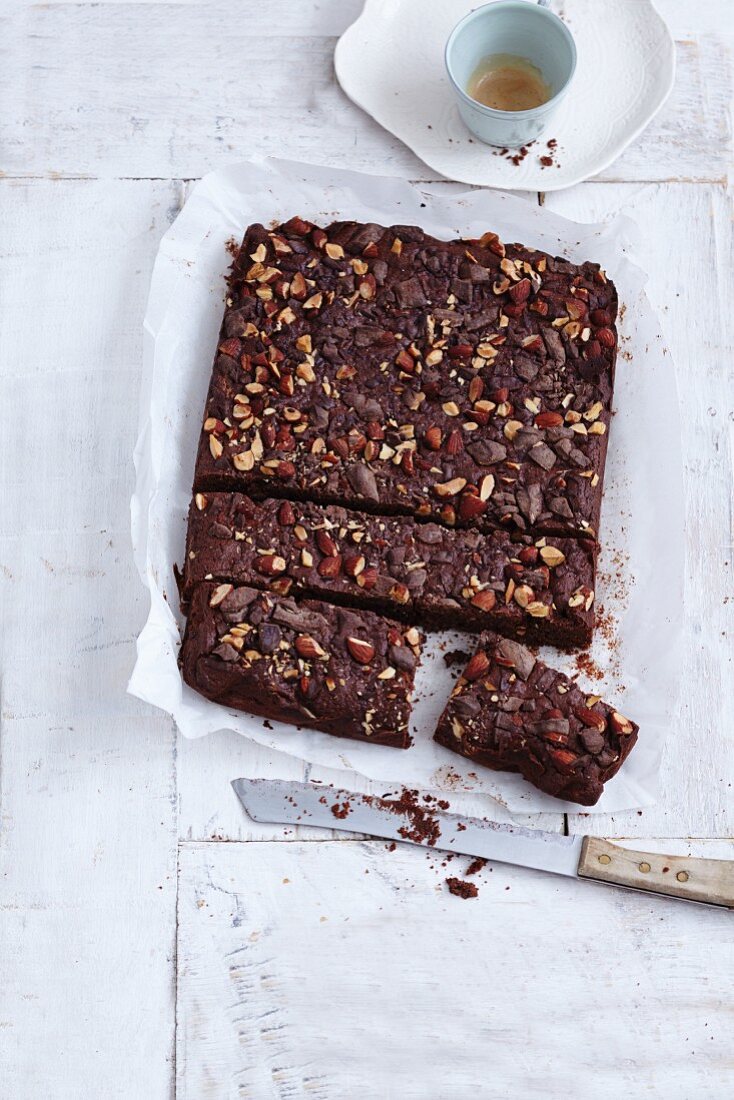 Glutenfreie Brownies mit Mandelstückchen