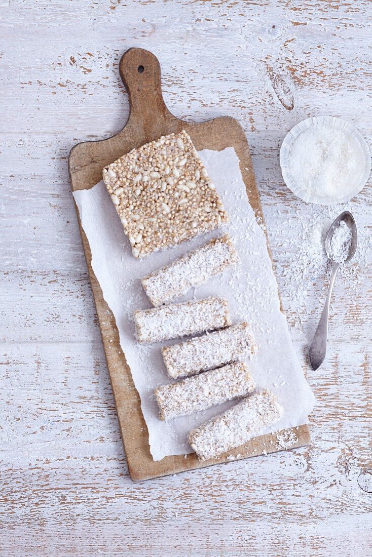 Glutenfreie Bananen-Schoko-Riegel mit Quinoa und Kokos