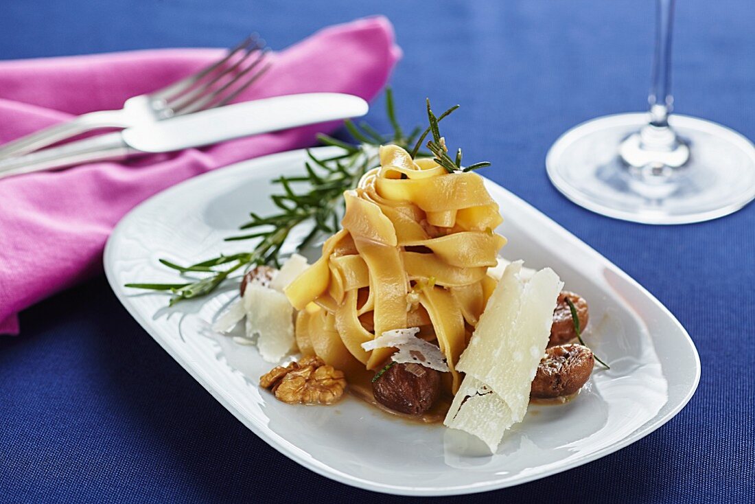 Tagliatelle with chestnuts and walnuts