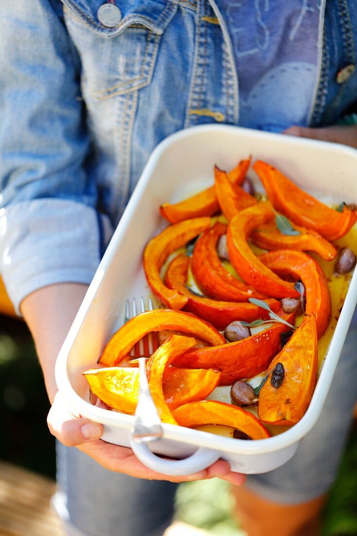 Baked pumpkin with garlic and sage