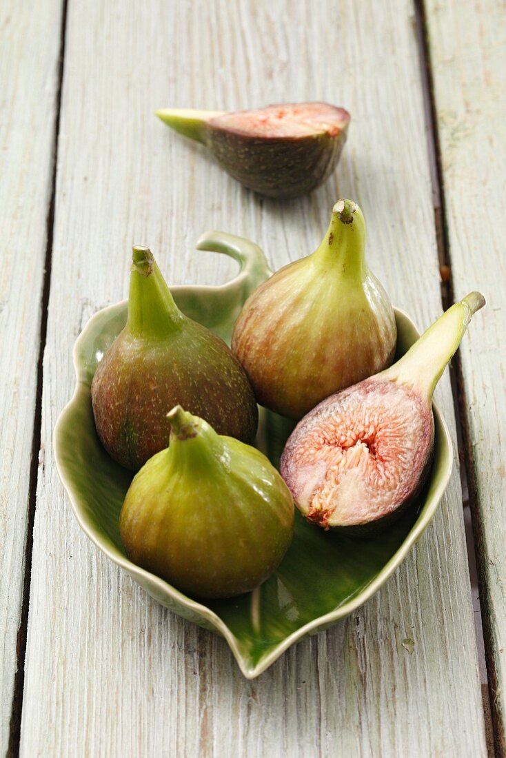 Figs, whole and halved